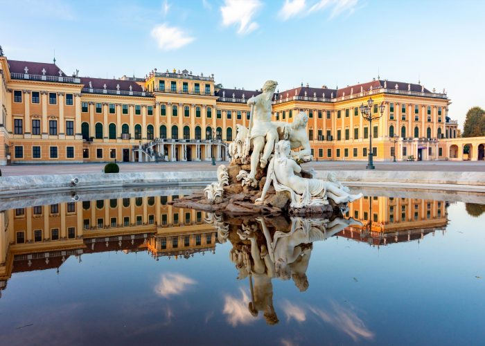 450990_shutterstock_2064967736_schonbrunn-palace-in-vienna-austria