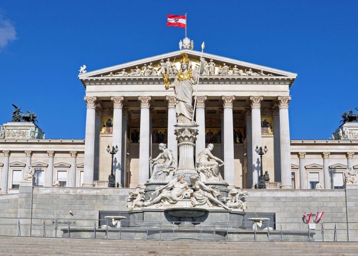 455784_adobestock_69673177_parlament-in-wien